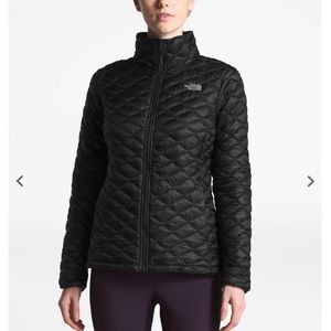 worn once!!! women's thermoball north face jacket